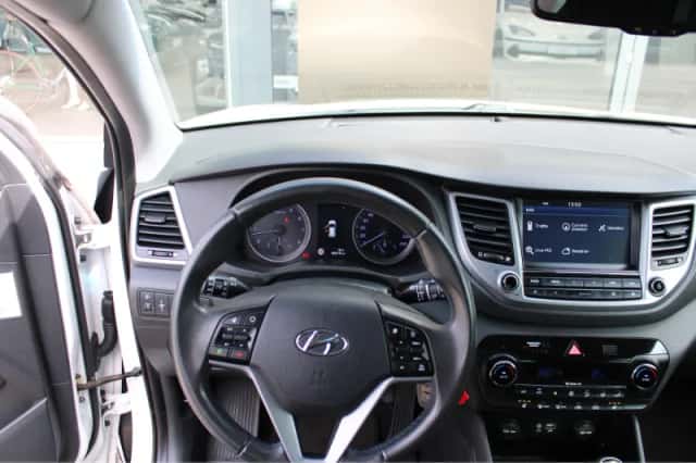 Hyundai Tucson (2017) thumbnail 25