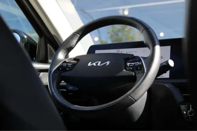 Kia EV6 (2022) thumbnail 7