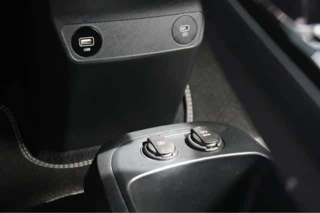Kia EV6 (2021) thumbnail 33
