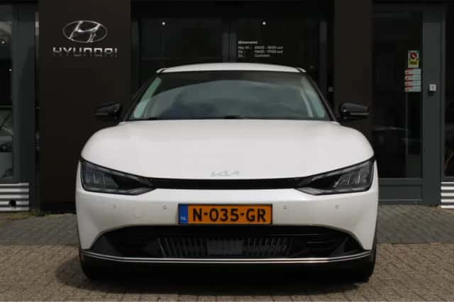 Kia EV6 (2021) thumbnail 9