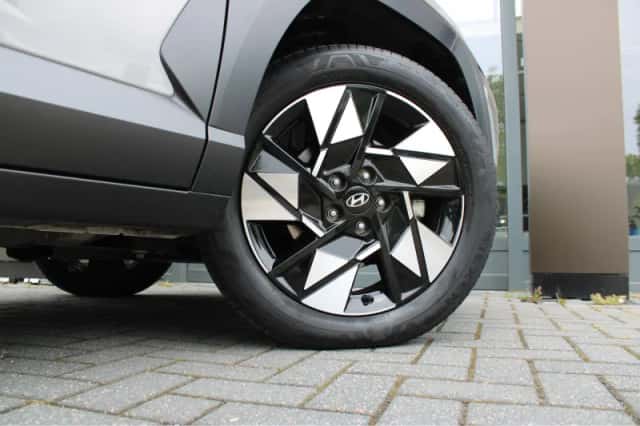 Hyundai Kona (2024) thumbnail 11