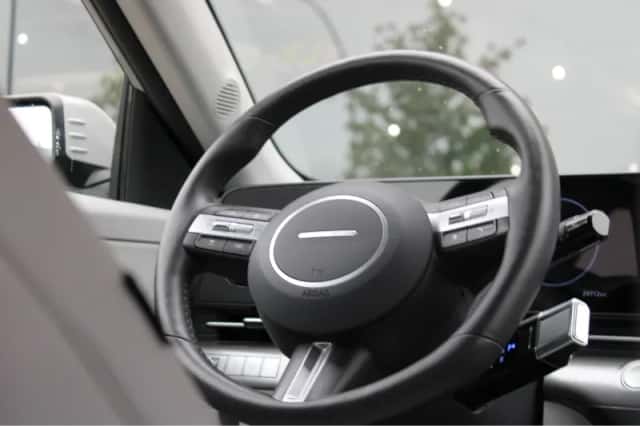 Hyundai Kona (2024) thumbnail 13