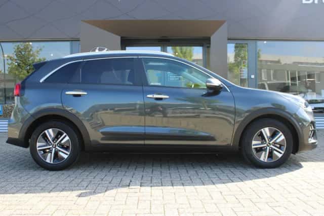 Kia Niro (2022) thumbnail 5