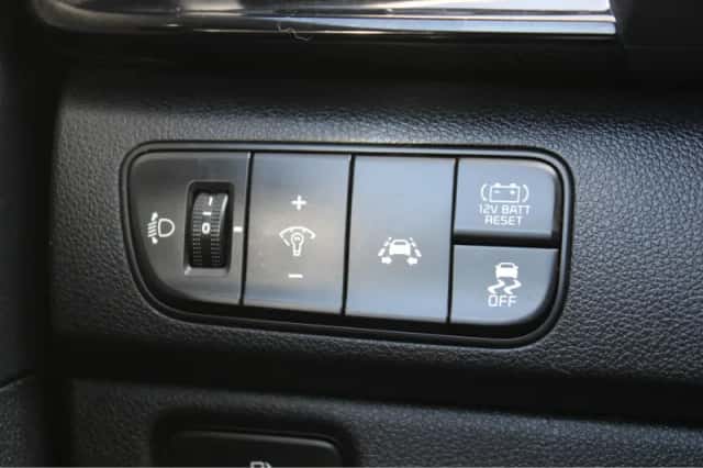 Kia Niro (2018) thumbnail 14