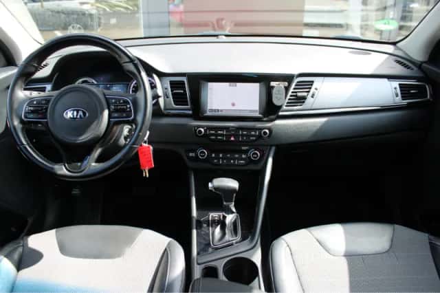 Kia Niro (2018) thumbnail 3