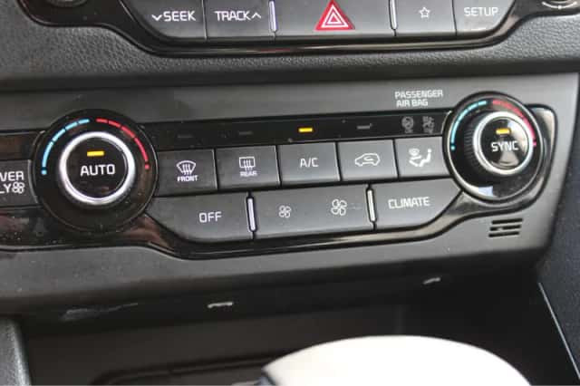 Kia Niro (2018) thumbnail 22