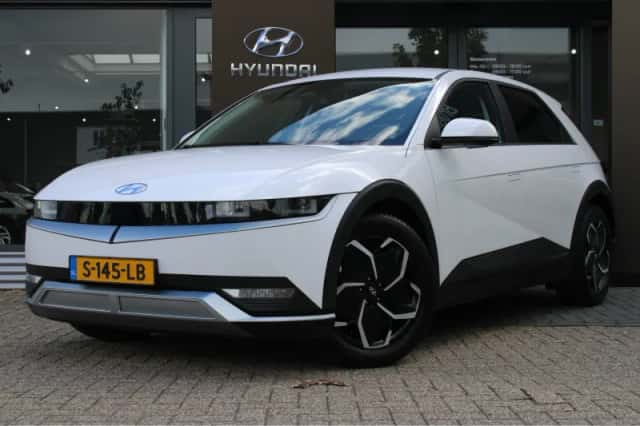 Hyundai Ioniq 5 (2023) thumbnail 1