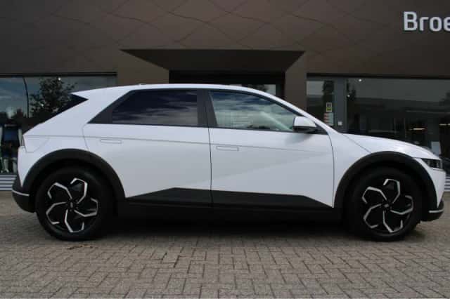 Hyundai Ioniq 5 (2023) thumbnail 6