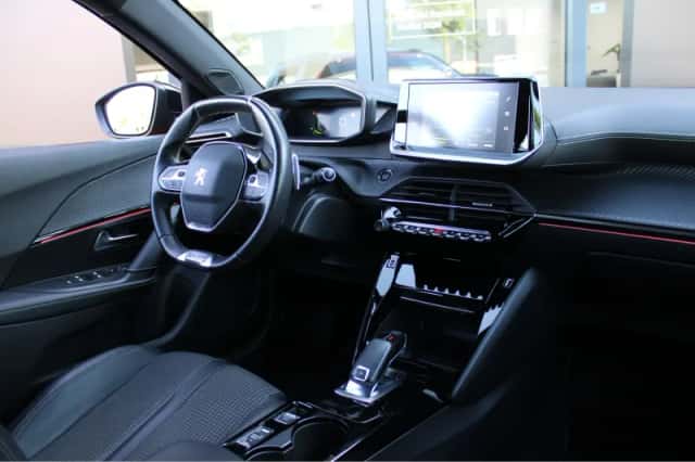 Peugeot 2008 (2020) thumbnail 3