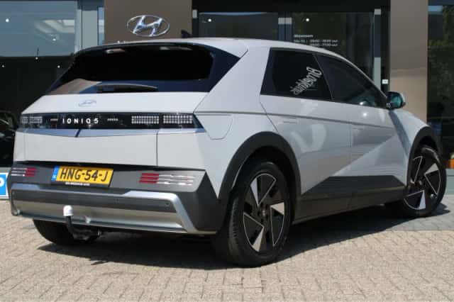 Hyundai Ioniq 5 (2025) thumbnail 2