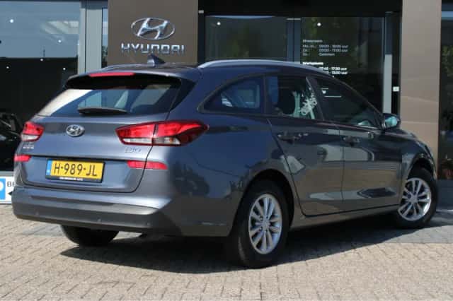 Hyundai i30 (2020) thumbnail 2