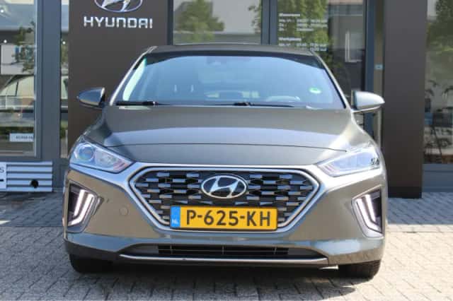 Hyundai Ioniq (2022) thumbnail 4