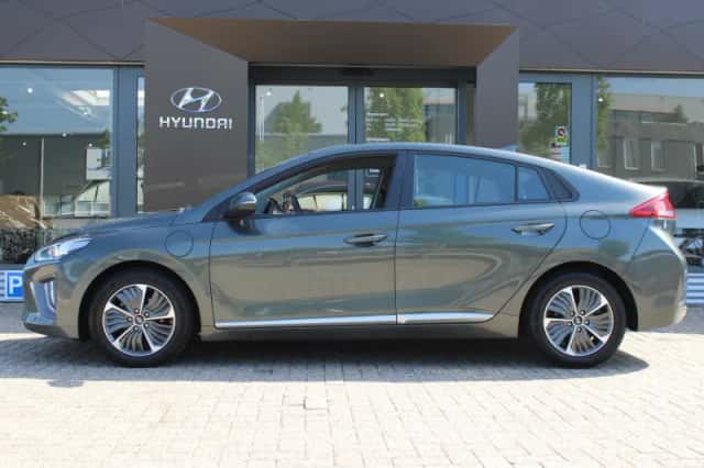 Hyundai Ioniq (2022) thumbnail 5