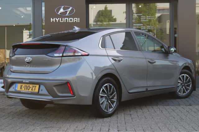 Hyundai Ioniq (2021) thumbnail 2
