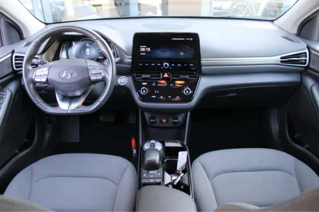 Hyundai Ioniq (2021) thumbnail 3
