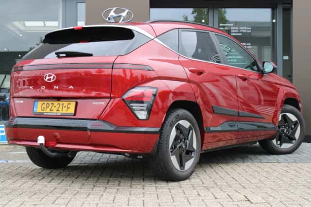 Hyundai Kona Electric (2024) thumbnail 2