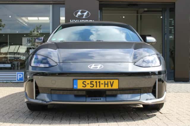 Hyundai Ioniq 6 (2023) thumbnail 6