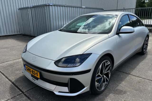 Hyundai Ioniq 6 (2024) thumbnail 1