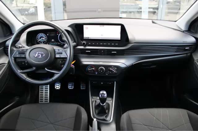Hyundai BAYON (2025) thumbnail 3