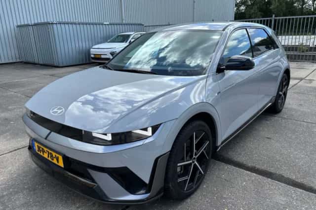 Hyundai Ioniq 5 (2025) thumbnail 1