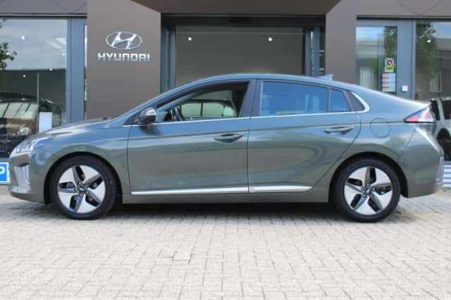 Hyundai Ioniq (2022) thumbnail 5