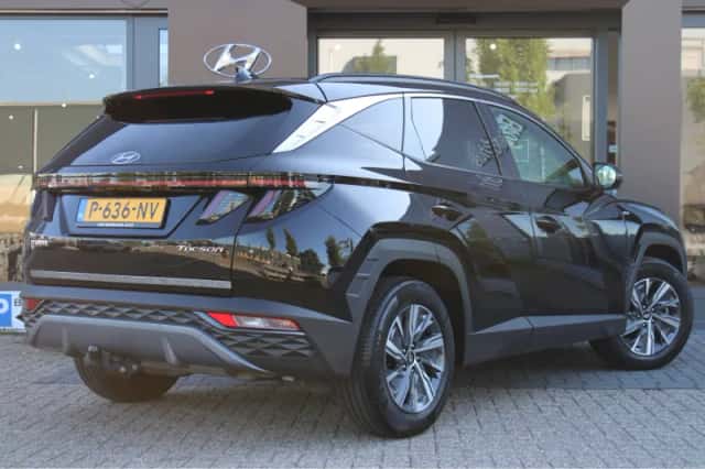 Hyundai Tucson (2022) thumbnail 2