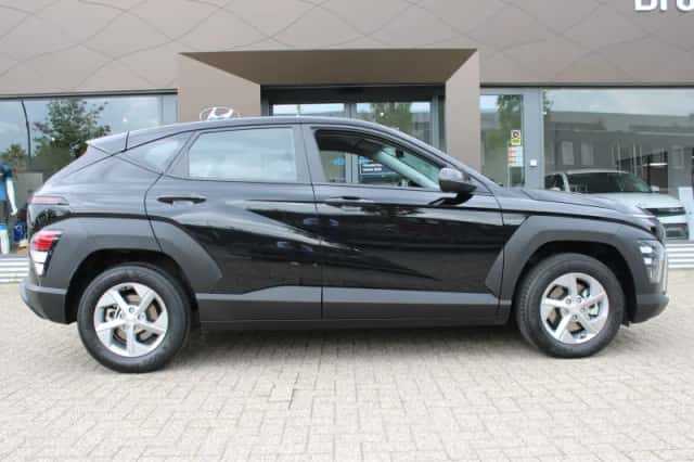 Hyundai Kona (2024) thumbnail 5