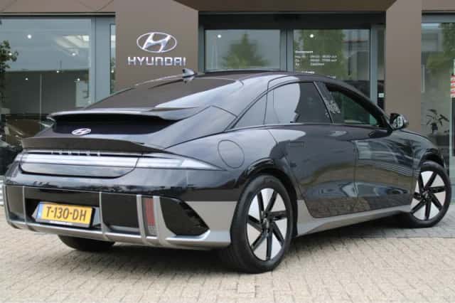Hyundai Ioniq 6 (2023) thumbnail 2