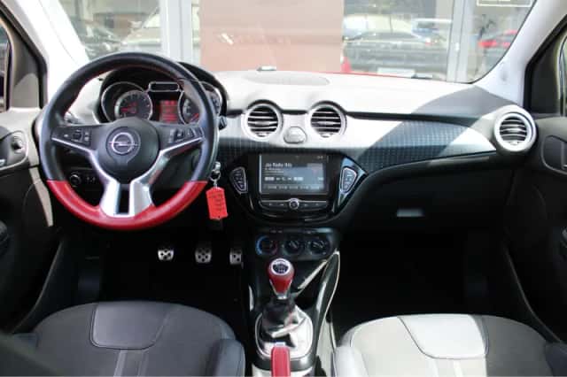 Opel Adam (2017) thumbnail 3
