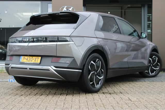Hyundai Ioniq 5 (2022) thumbnail 2