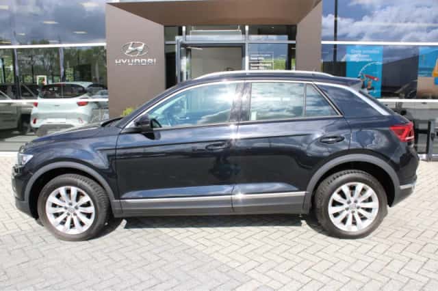 Volkswagen T-Roc (2020) thumbnail 3