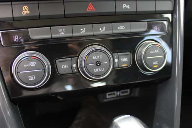 Volkswagen T-Roc (2020) thumbnail 24