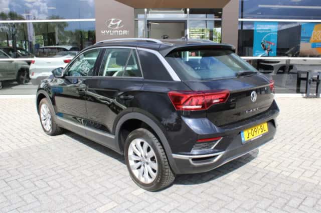 Volkswagen T-Roc (2020) thumbnail 5
