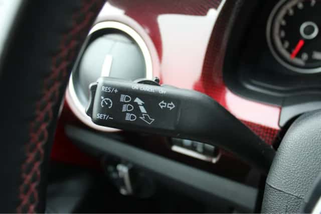 Volkswagen Up! (2023) thumbnail 17