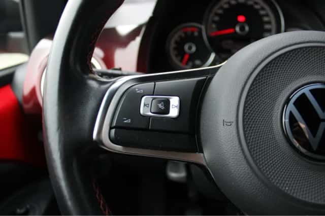 Volkswagen Up! (2023) thumbnail 18