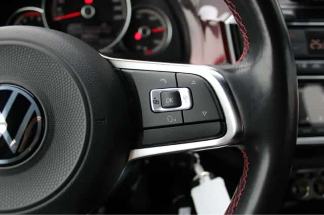 Volkswagen Up! (2023) thumbnail 19