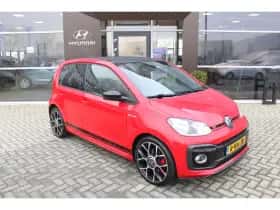 Volkswagen Up! (2023) thumbnail 6