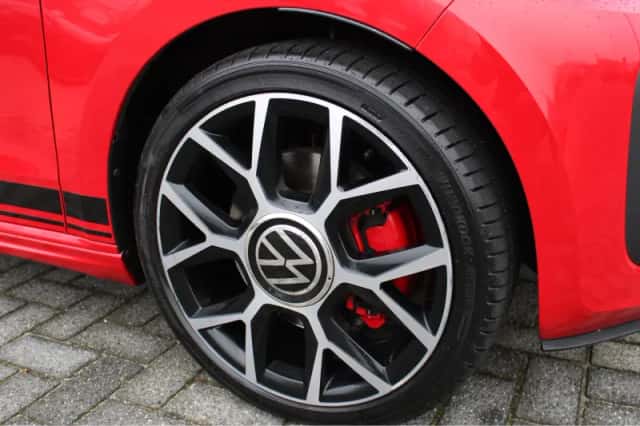 Volkswagen Up! (2023) thumbnail 7