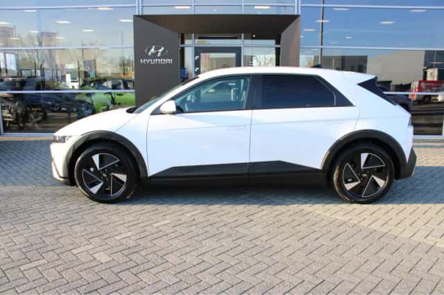 Hyundai Ioniq 5 (2025) thumbnail 3