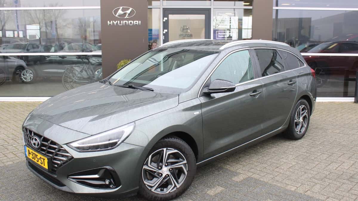 Hyundai i30 (2022) — foto 1
