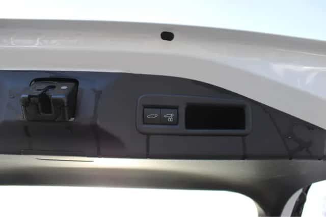 Subaru Solterra (2023) thumbnail 25