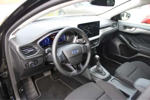 Ford Focus (2023) thumbnail 7