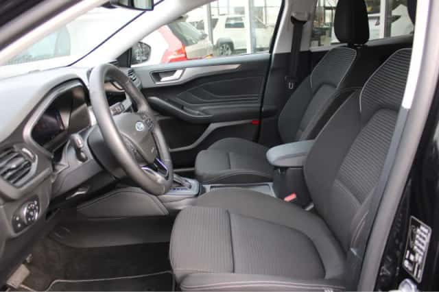 Ford Focus (2023) thumbnail 8