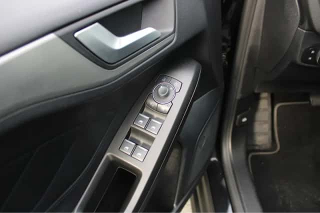 Ford Focus (2023) thumbnail 9