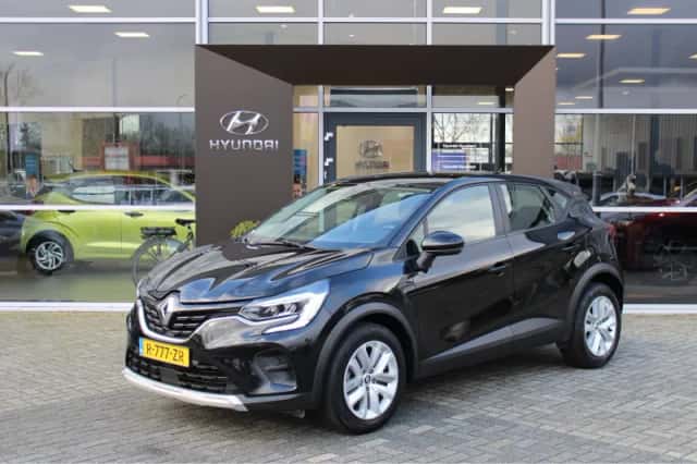 Renault Captur (2023) thumbnail 1