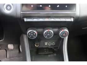 Renault Captur (2023) thumbnail 13