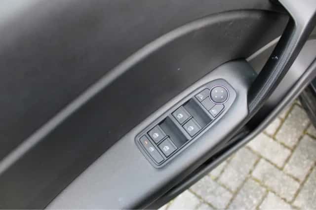Renault Captur (2023) thumbnail 8