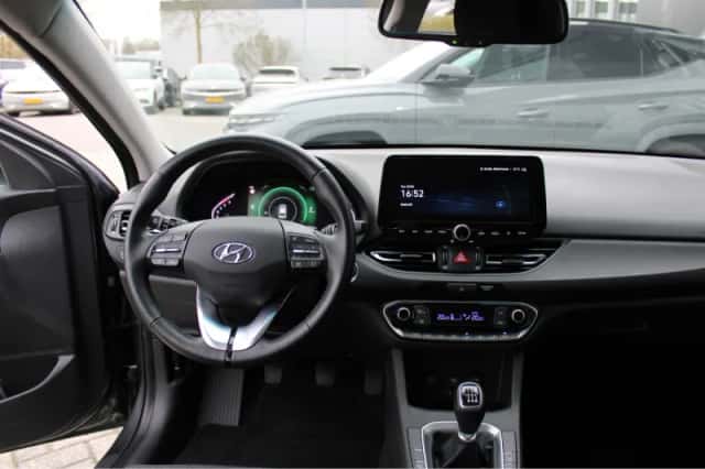 Hyundai i30 (2022) thumbnail 13