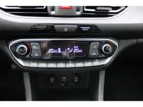 Hyundai i30 (2022) thumbnail 18