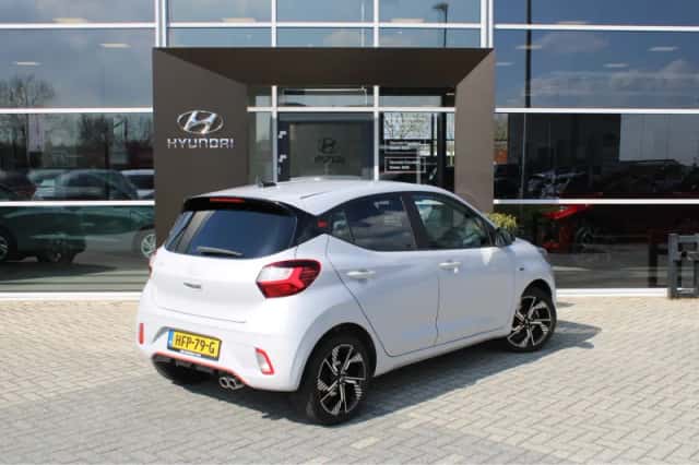 Hyundai i10 (2023) thumbnail 2